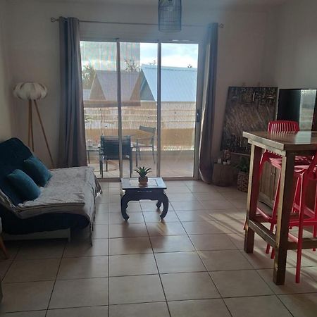 Location Saisonniere Meublee F2 St Leu Face Ocean A 1 Min Plage Apartment Saint-Leu Exterior photo